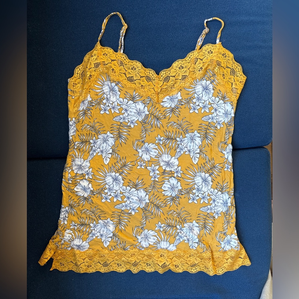 Nwot floral print camisole
